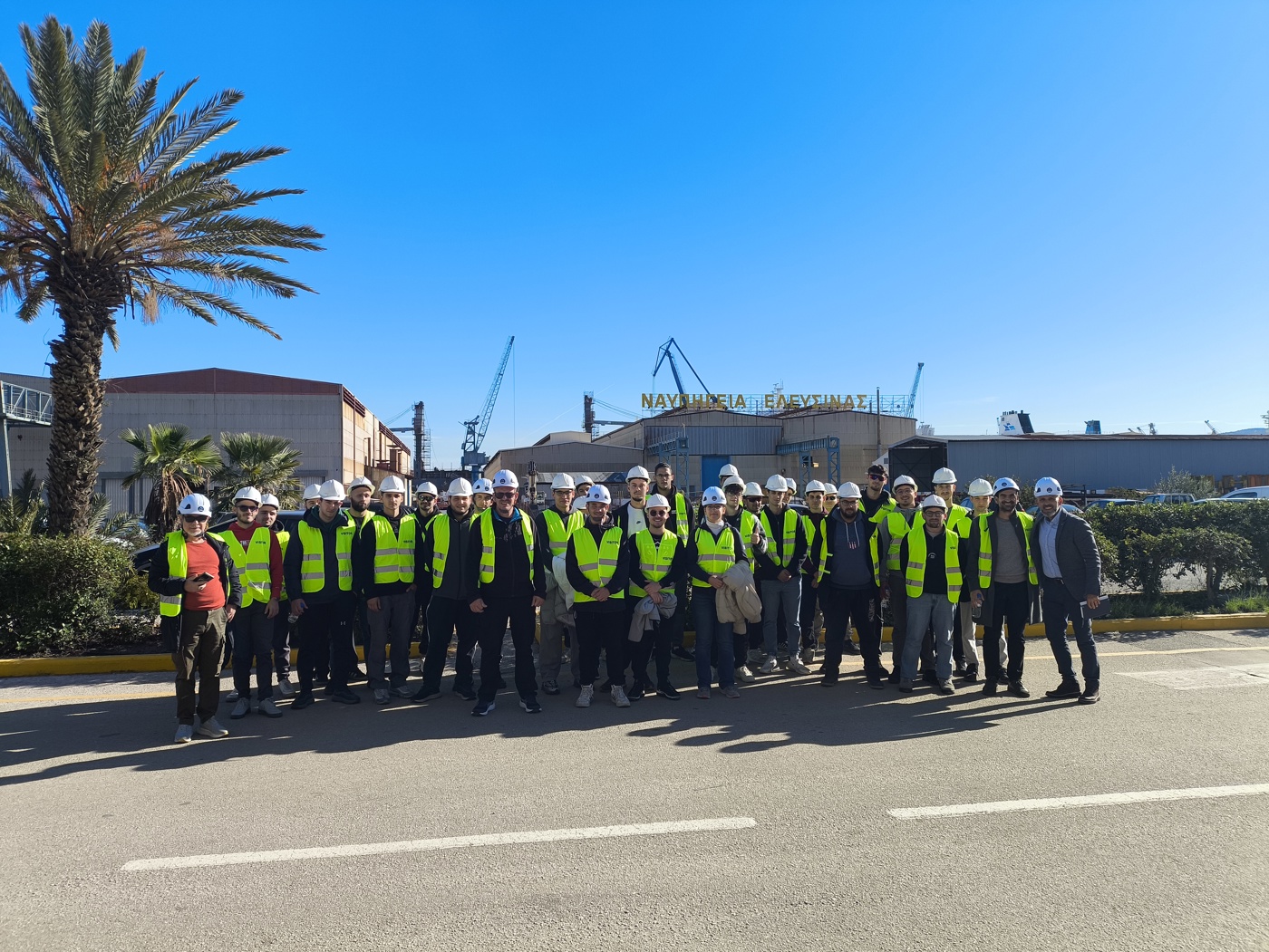 Educational Visit to the Elefsina Shipyards Facilities by Students of the Department of Engineers of the Aspropyrgos Merchant Marine Academy